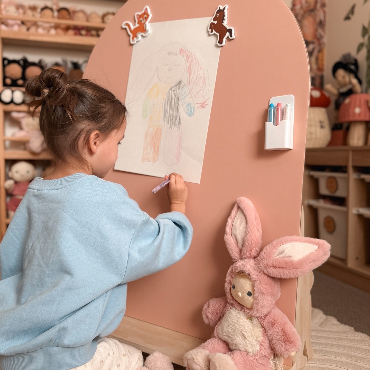 10 Screen-Free Activities That Actually Hold a Toddler's Attention - MagPlay
