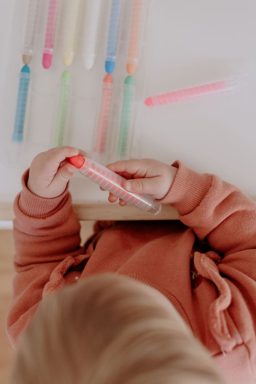 12 Retractable Washable Crayons + Pencil Case - MagPlay