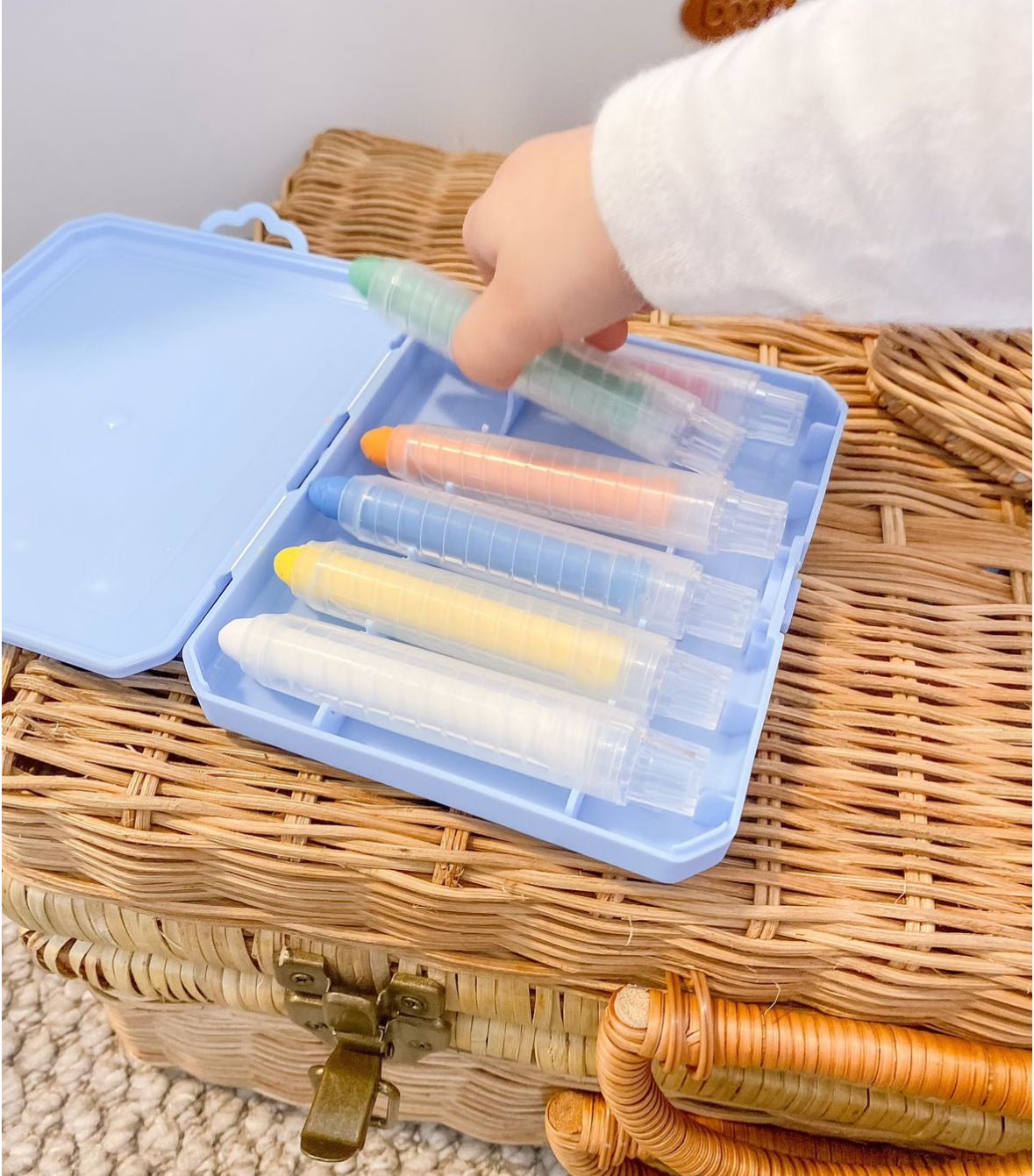 6 Retractable Washable Crayons + Pencil Case - MagPlay
