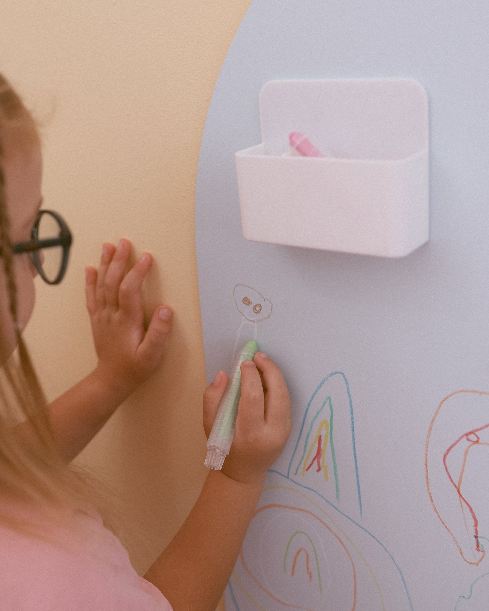 6 Retractable Washable Crayons + Pencil Case - MagPlay