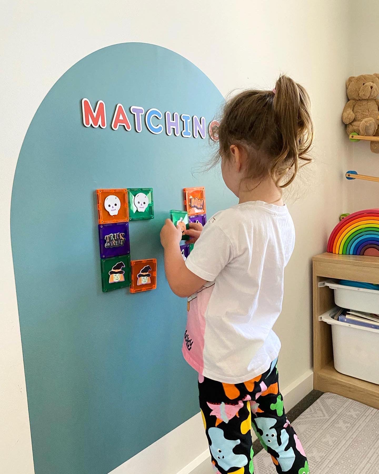 MagPlay Wall magnetic play surface with magnets and drawings
